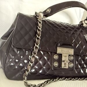 Chic Black Quilted Handbag